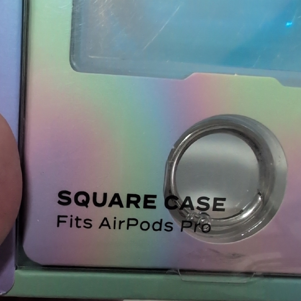 Holographic AirPods Pro Case - Picture 3 of 4